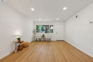 Photo #6: 41060731 Listing