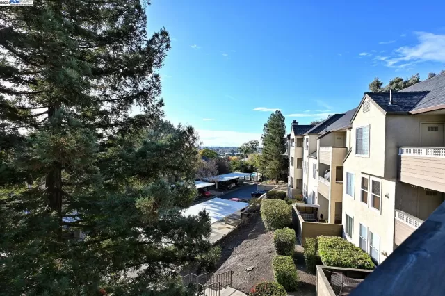 MLS: 41060832 Condo For Sale