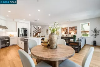 Photo #5: 41060840 Listing