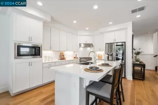 Photo #6: 41060840 Listing