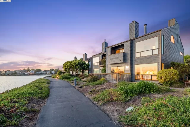 MLS: 41060850 Condo For Sale