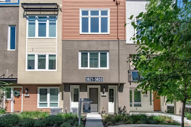 MLS: 41060854 Condo For Sale