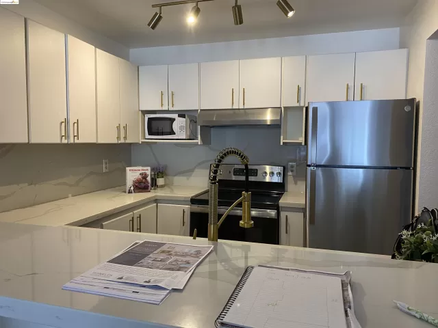 MLS: 41060943 Condo For Sale