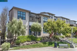 Click for more information on MLS # 41061119 : 2805 REGATTA DR More Details about MLS # 41061119 : 2805 REGATTA DR