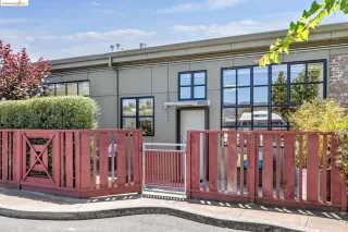 Photo #2: 41061418 Listing