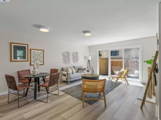 Photo #2: 41061596 Listing