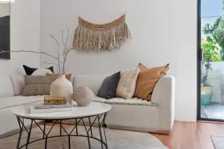 Photo #2: 41061621 Listing 