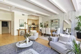 Photo #2: 41061631 Listing