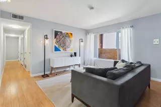 Photo #1: 41061680 Listing 