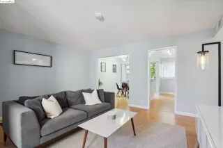 Photo #2: 41061680 Listing 