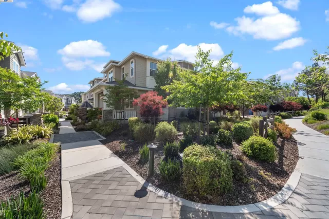 MLS: 41061734 Condo For Sale