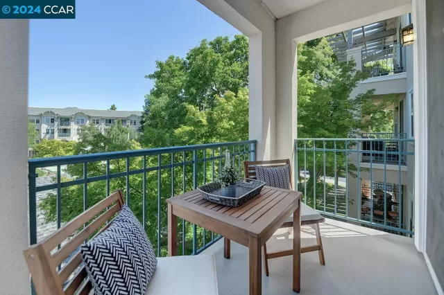 MLS: 41061772 Condo For Sale