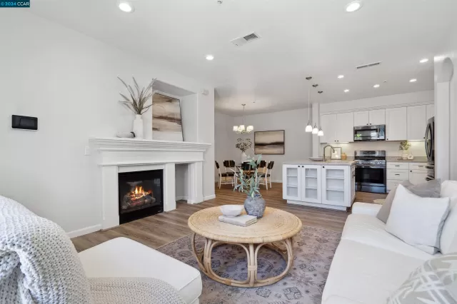 MLS: 41061849 Condo For Sale