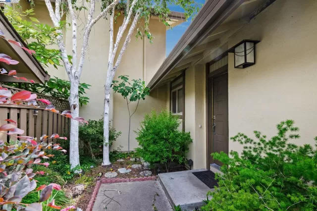 MLS: 41061977 Condo For Sale