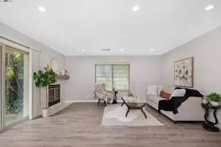 Photo #3: 41061977 Listing
