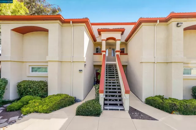 MLS: 41061978 Condo For Sale