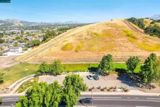 Photo #5: 41061978 Listing