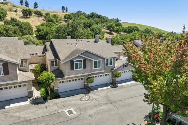 MLS: 41062001 Condo For Sale