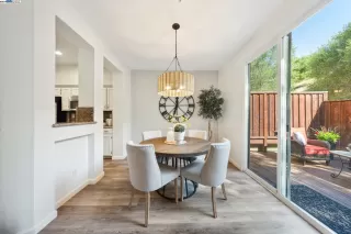 Photo #6: 41062001 Listing