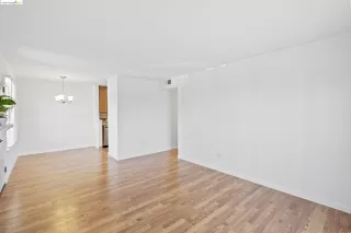 Photo #4: 41062054 Listing