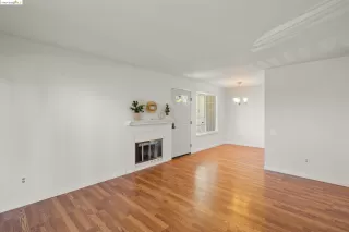 Photo #5: 41062054 Listing