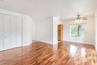 Photo #6: 41062128 Listing