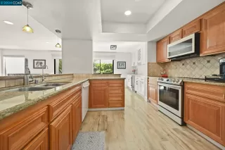 Photo #6: 41062212 Listing