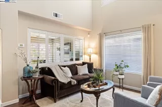 Photo #5: 41062229 Listing 