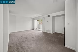 Photo #6: 41062306 Listing