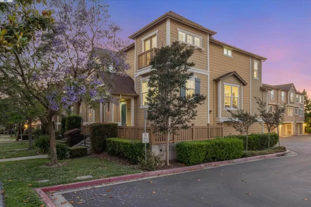 MLS: 41062338 Condo For Sale