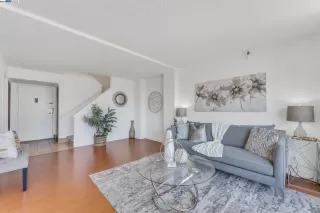 Photo #3: 41062459 Listing