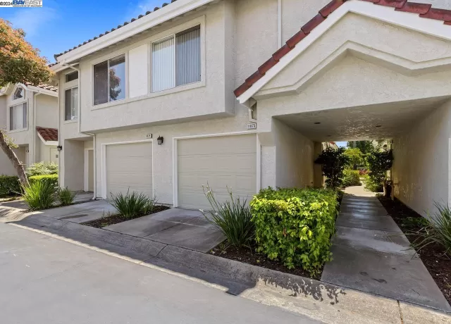 MLS: 41062490 Condo For Sale