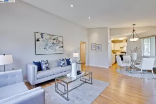 More Details about MLS # 41062748 : 32 ASTRIDA DR # 4