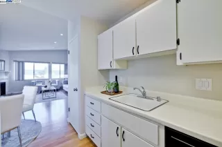 Photo #6: 41062748 Listing