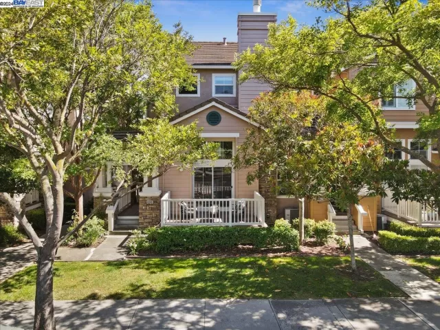 MLS: 41062957 Condo For Sale