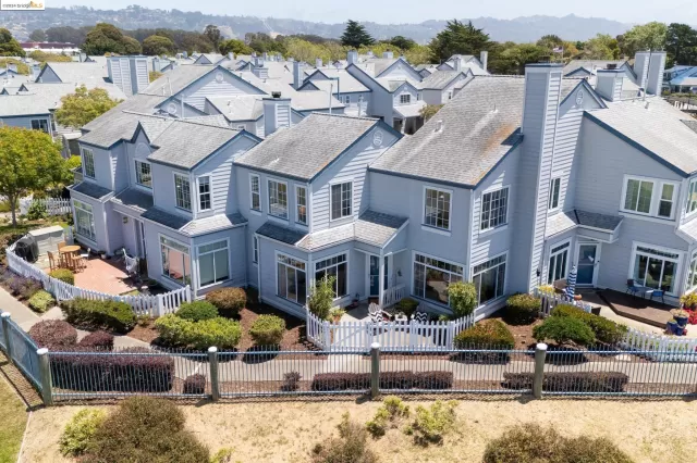 MLS: 41063042 Condo For Sale