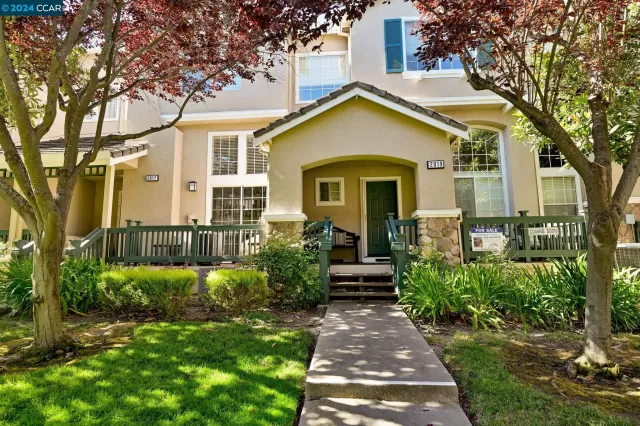 MLS: 41063174 Condo For Sale