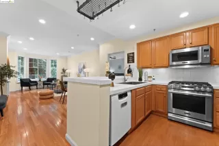 Photo #2: 41063346 Listing 