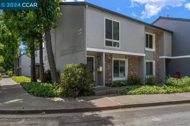 MLS: 41063406 Condo For Sale