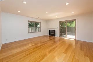 Photo #2: 41063679 Listing