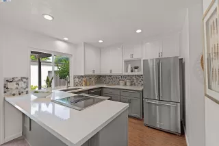 Photo #5: 41063794 Listing