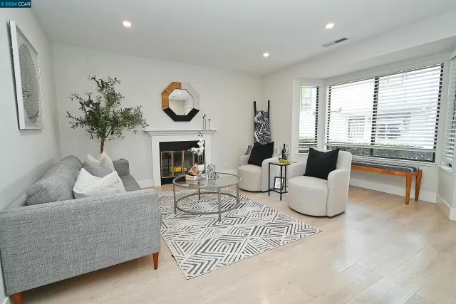 MLS: 41063884 Condo For Sale