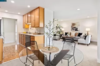 Photo #6: 41064086 Listing