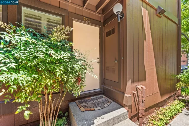 MLS: 41064133 Condo For Sale