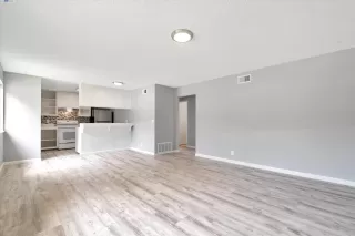 Photo #5: 41064236 Listing 