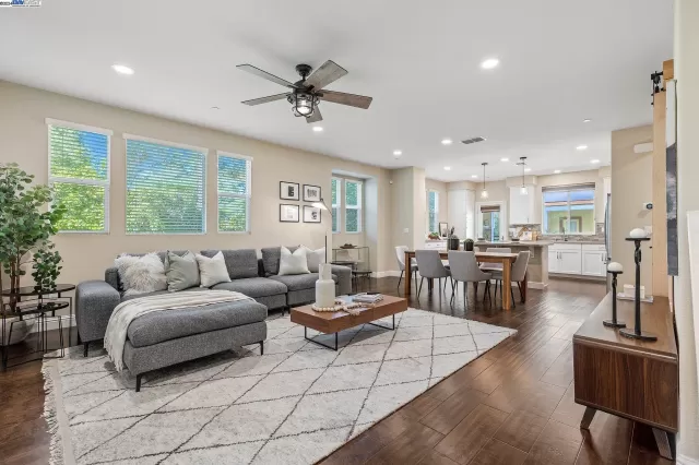 MLS: 41064264 Condo For Sale