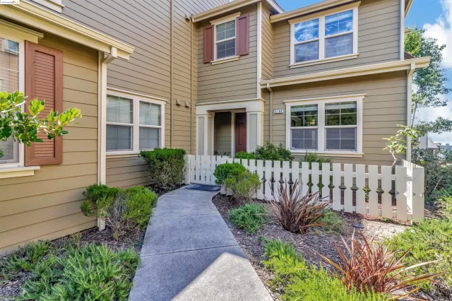 MLS: 41064605 Condo For Sale