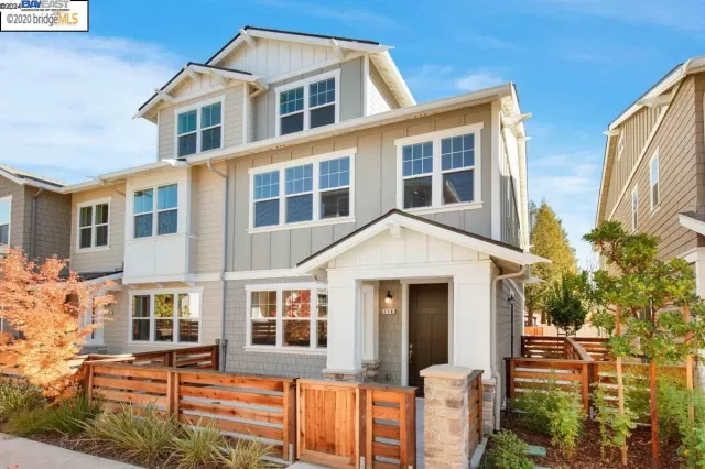 MLS: 41064738 Condo For Sale