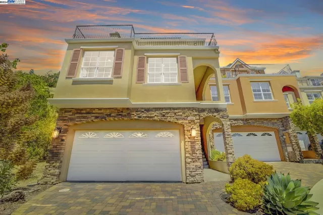 MLS: 41064776 Condo For Sale