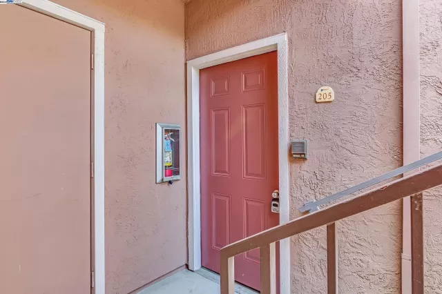 MLS: 41064817 Condo For Sale